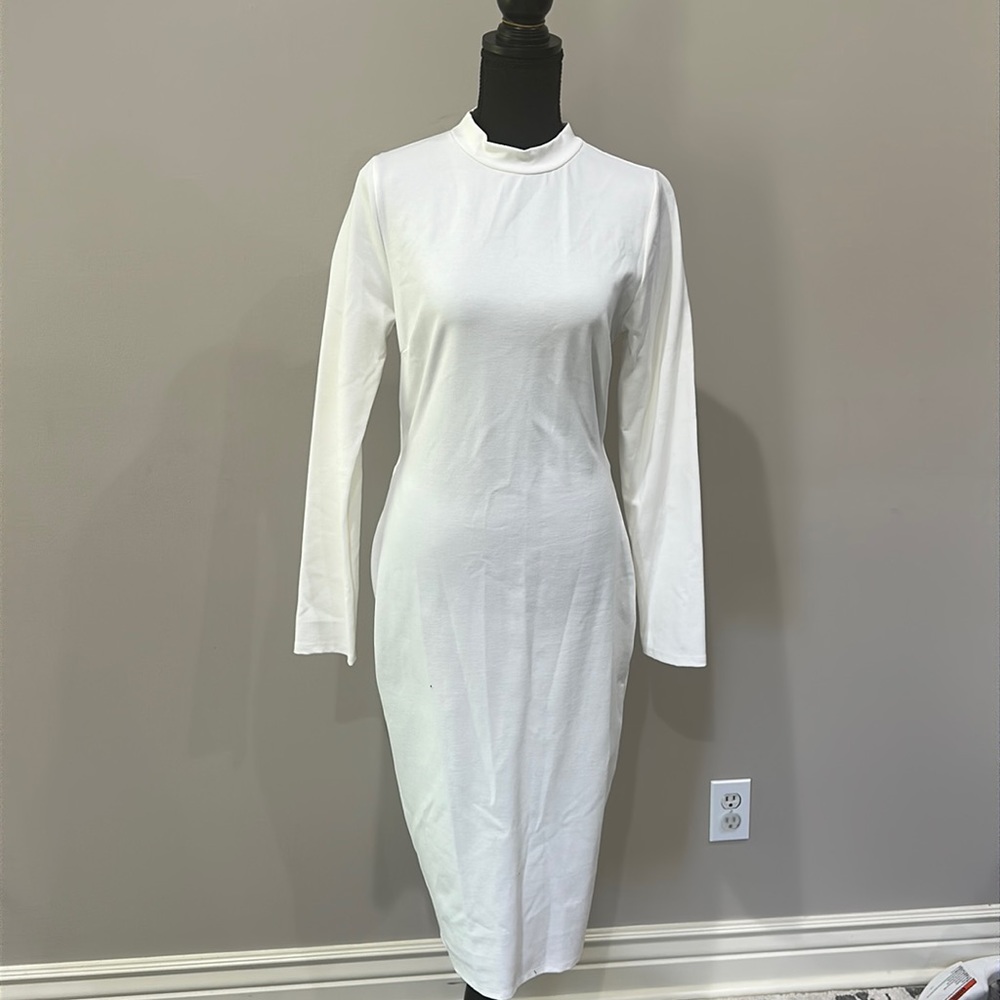 Long sleeve midi open back white dress !